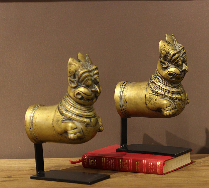 Brass Vintage Finish Palanquin on Stand