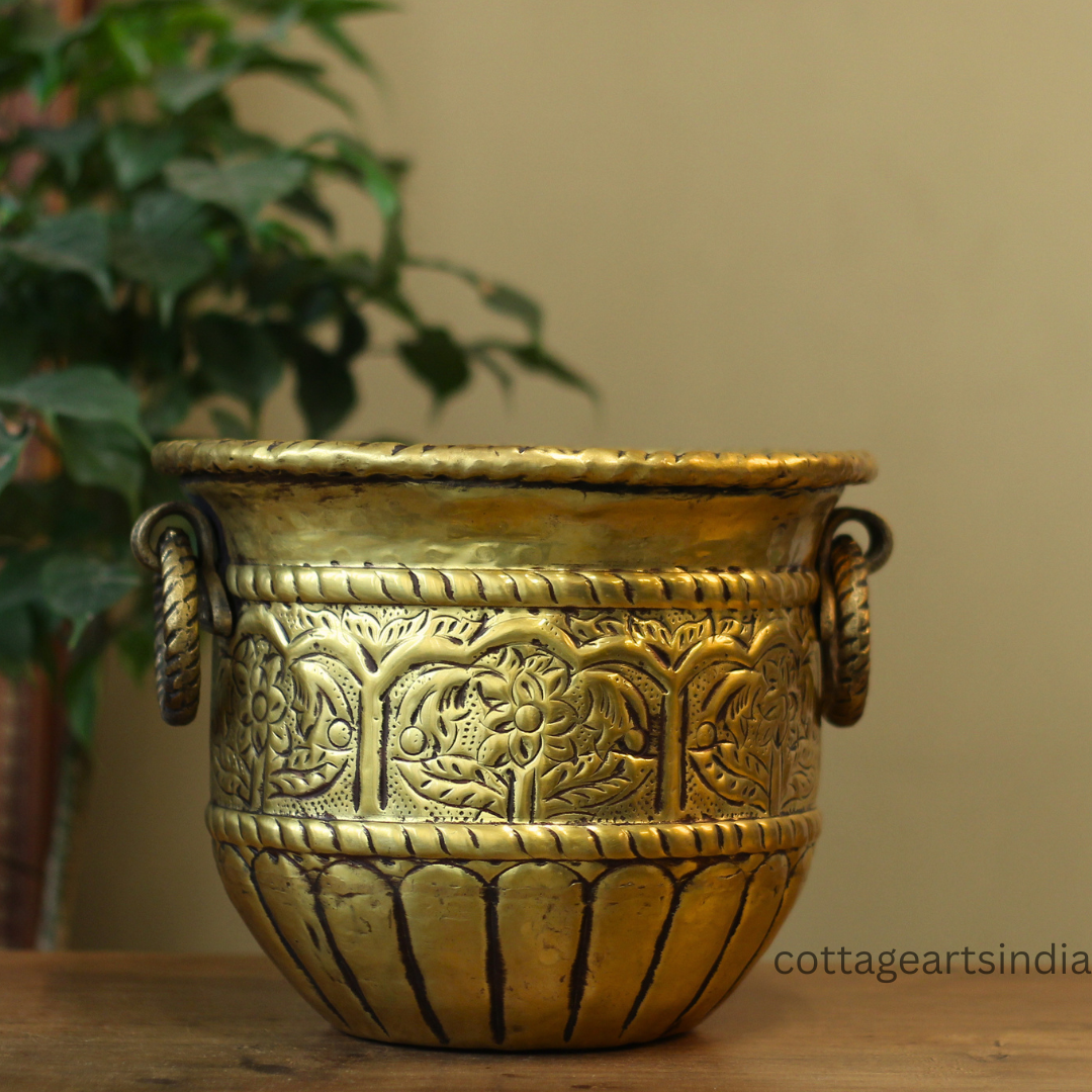 Brass Vintage Finish Planter 7"