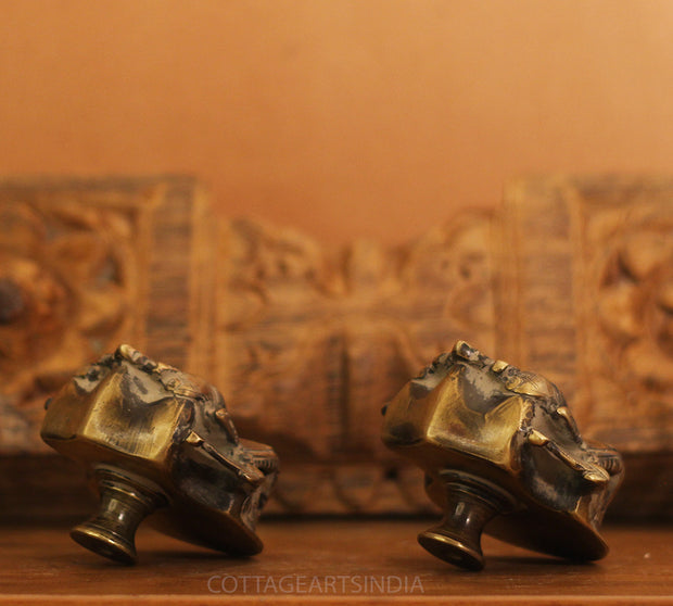 Brass Vintage Finish Yali Door Knob