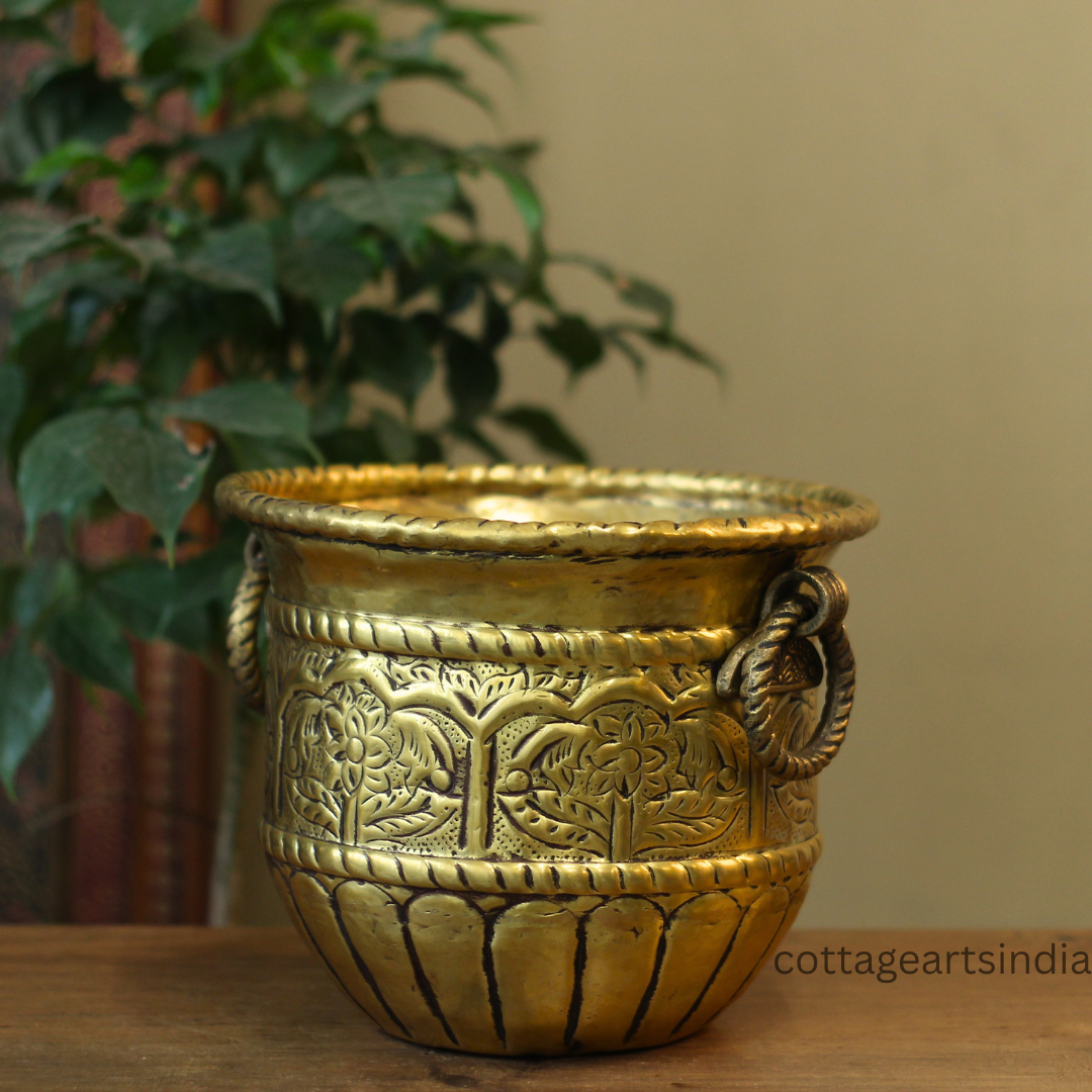 Brass Vintage Finish Planter 7"