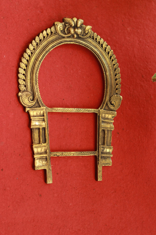 Brass Kirtimukha Prabhavali